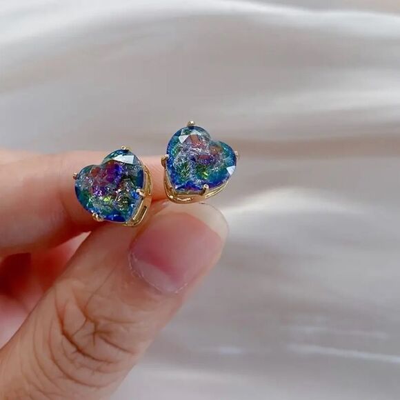 Mystic Color Cubic Zirconia Heart Shape Stud Earring NWT - Picture 1 of 6
